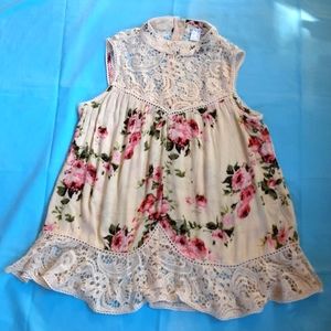 Venus women's top lace with floral print size medium great for summer size Med